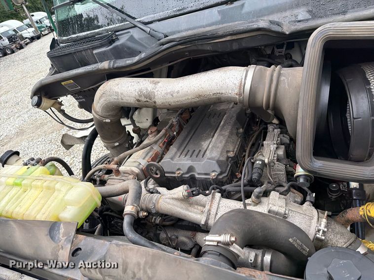 image for item YA4636 2017 International 8600 toter truck