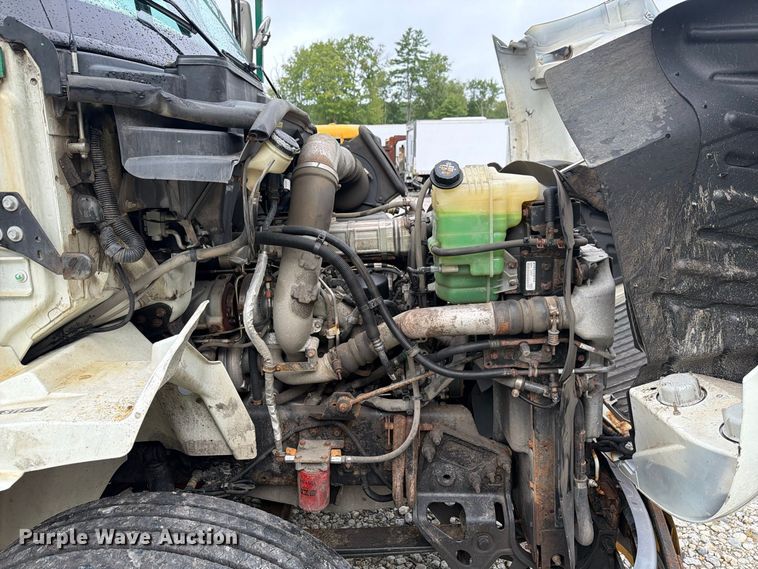 image for item YA4636 2017 International 8600 toter truck