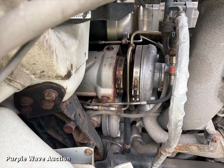 image for item YA4636 2017 International 8600 toter truck