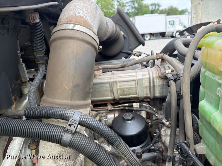 image for item YA4636 2017 International 8600 toter truck