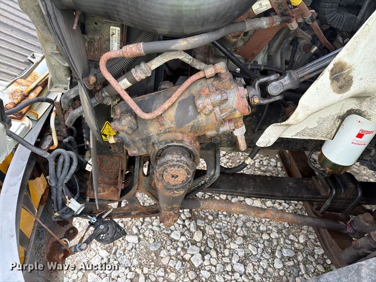 image for item YA4636 2017 International 8600 toter truck