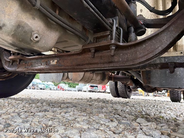 image for item YA4636 2017 International 8600 toter truck