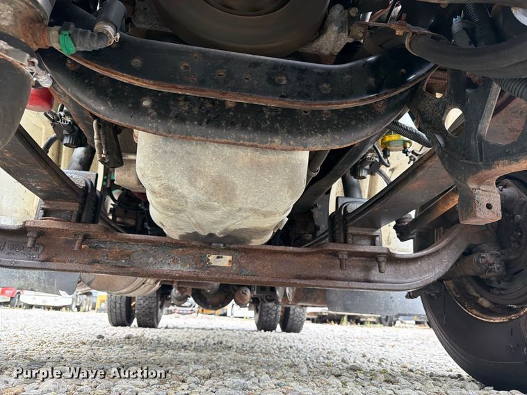 image for item YA4636 2017 International 8600 toter truck