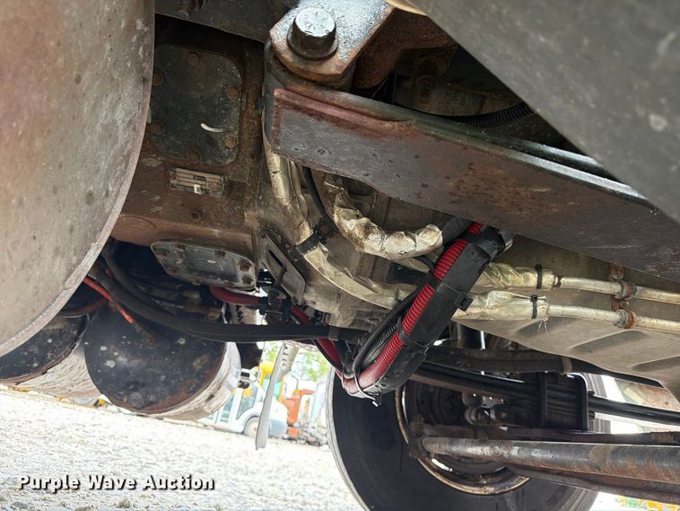 image for item YA4636 2017 International 8600 toter truck
