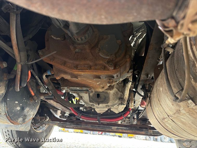 image for item YA4636 2017 International 8600 toter truck