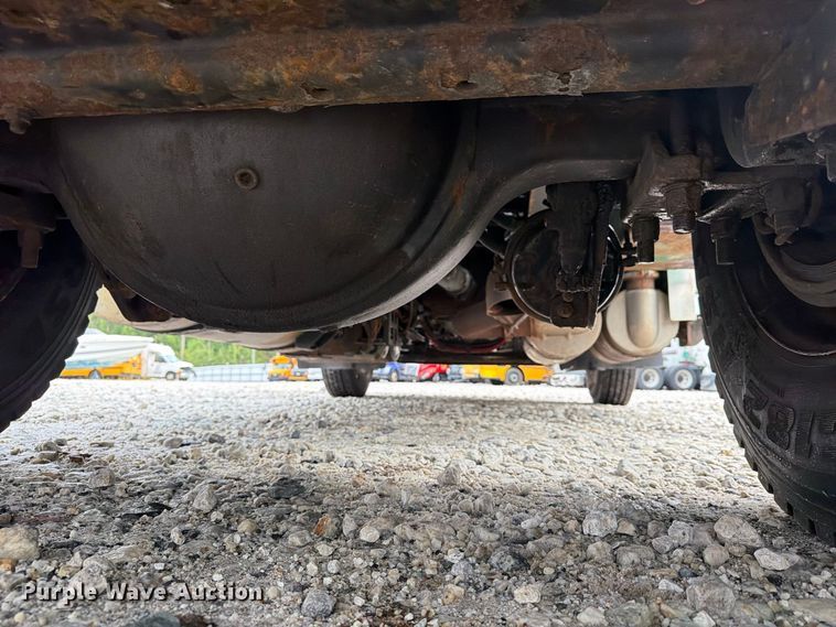image for item YA4636 2017 International 8600 toter truck