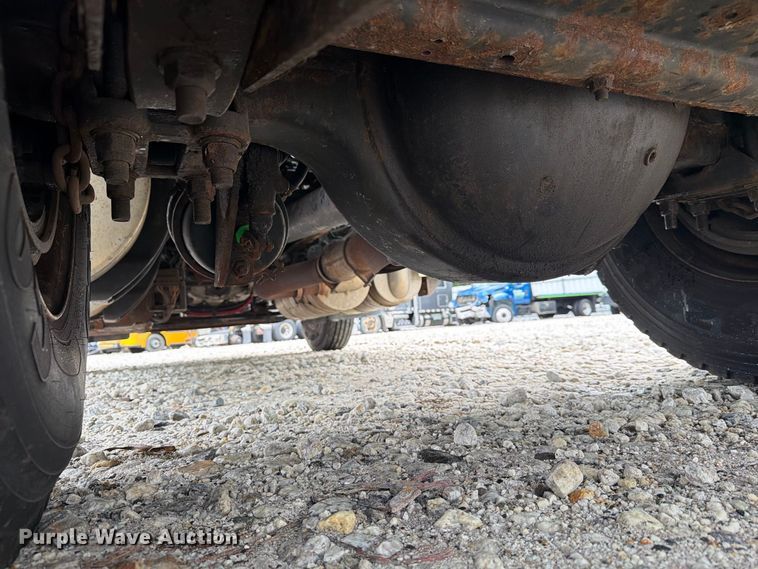 image for item YA4636 2017 International 8600 toter truck