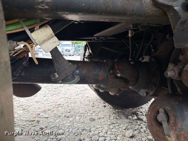 image for item YA4636 2017 International 8600 toter truck