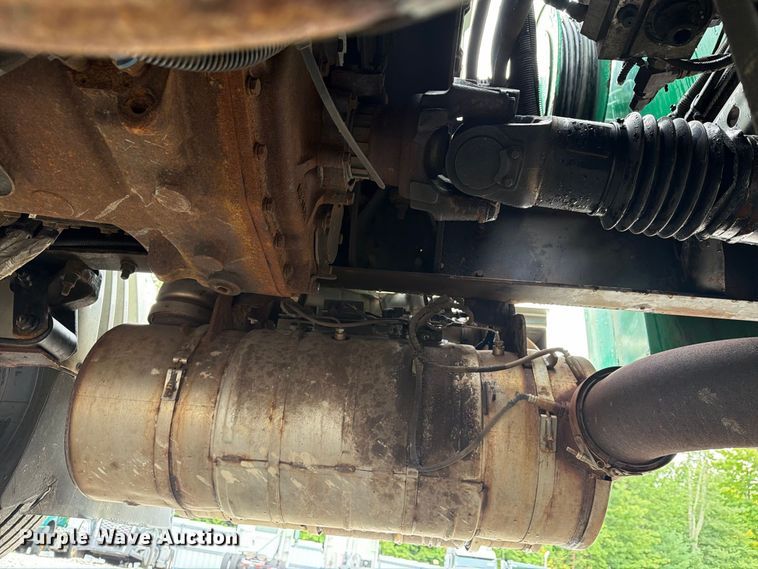 image for item YA4636 2017 International 8600 toter truck