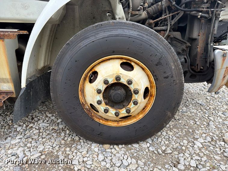 image for item YA4636 2017 International 8600 toter truck