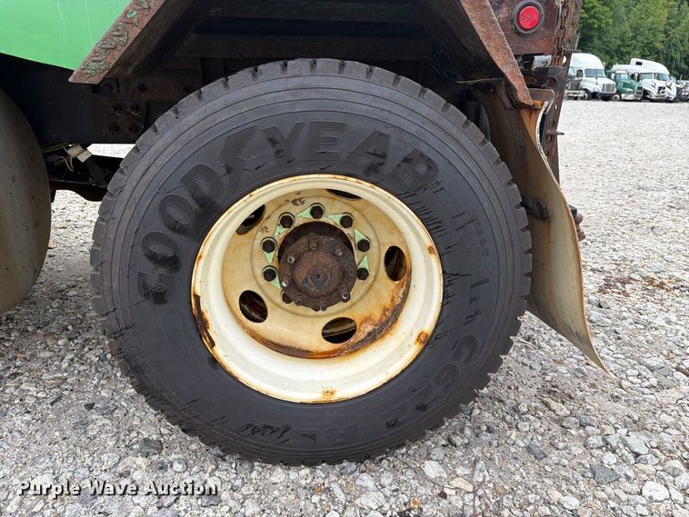 image for item YA4636 2017 International 8600 toter truck