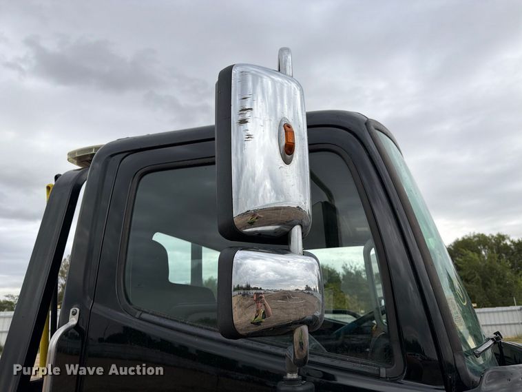 image for item YA4657 2020 Hino 258 rollback truck