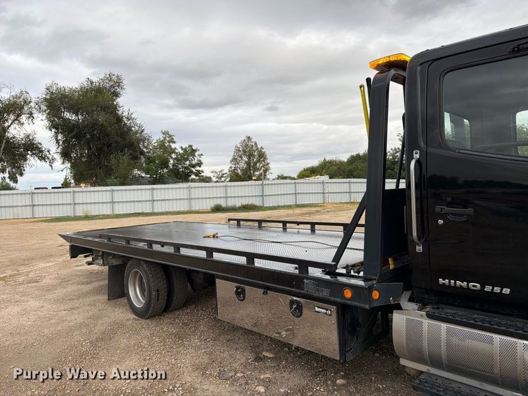 image for item YA4657 2020 Hino 258 rollback truck