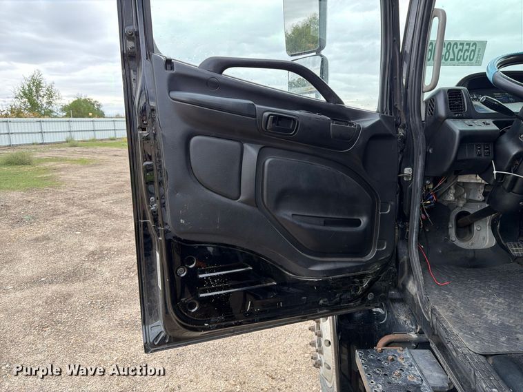 image for item YA4657 2020 Hino 258 rollback truck