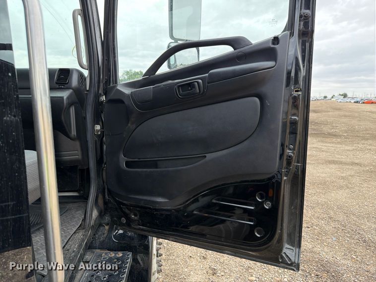 image for item YA4657 2020 Hino 258 rollback truck