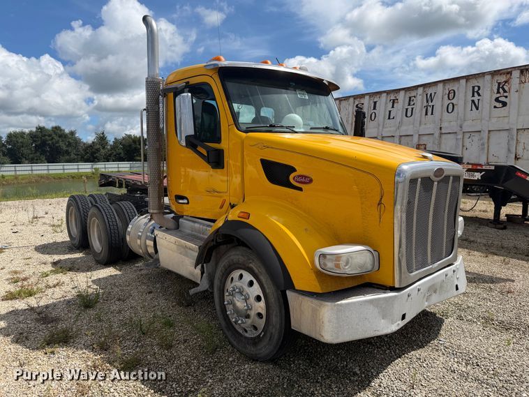 image for item YA4720 2016 Peterbilt 567 semi truck