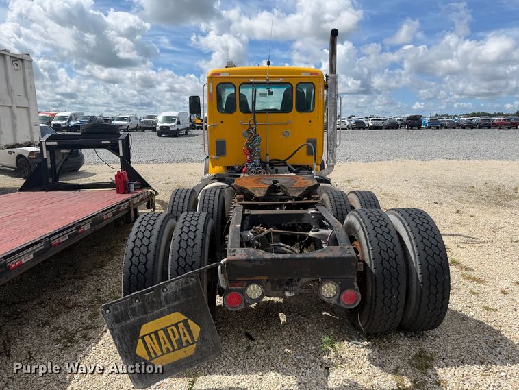 image for item YA4720 2016 Peterbilt 567 semi truck