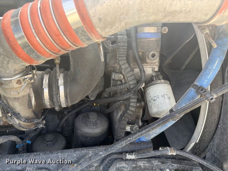 image for item YA4720 2016 Peterbilt 567 semi truck