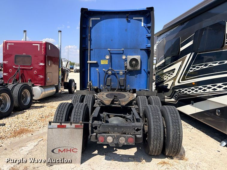 image for item YA4835 2020 Kenworth T680 semi truck
