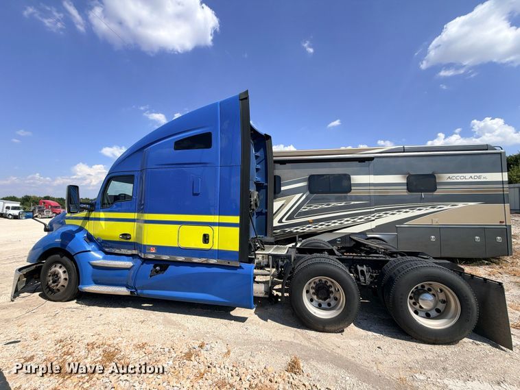 image for item YA4835 2020 Kenworth T680 semi truck