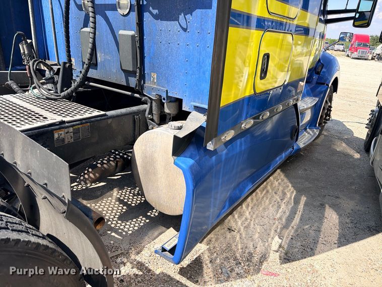 image for item YA4835 2020 Kenworth T680 semi truck