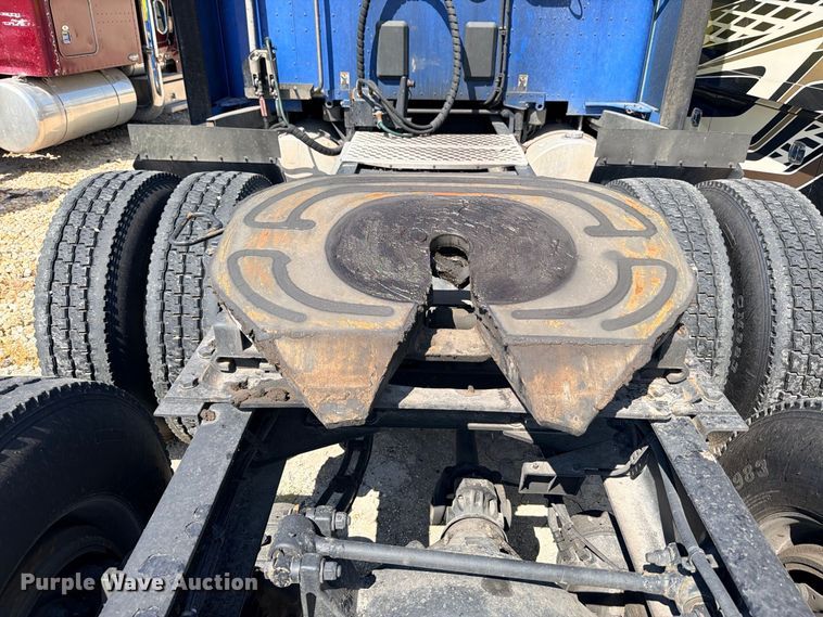 image for item YA4835 2020 Kenworth T680 semi truck