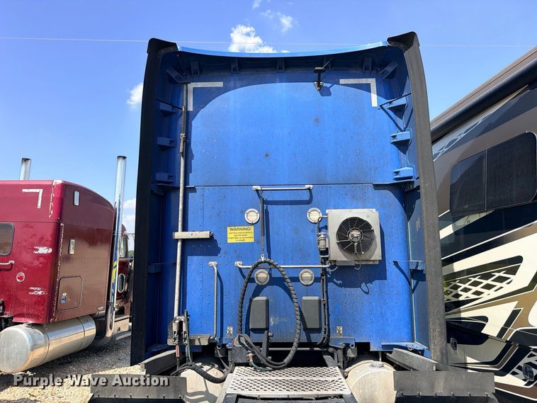 image for item YA4835 2020 Kenworth T680 semi truck
