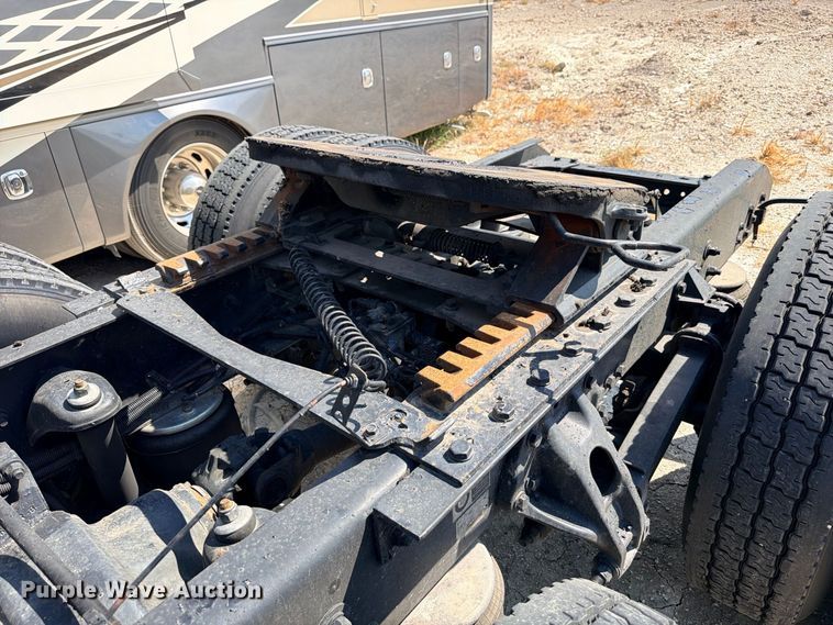 image for item YA4835 2020 Kenworth T680 semi truck