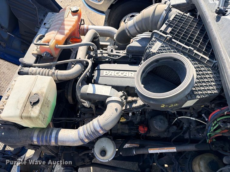 image for item YA4835 2020 Kenworth T680 semi truck