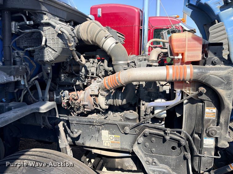 image for item YA4835 2020 Kenworth T680 semi truck
