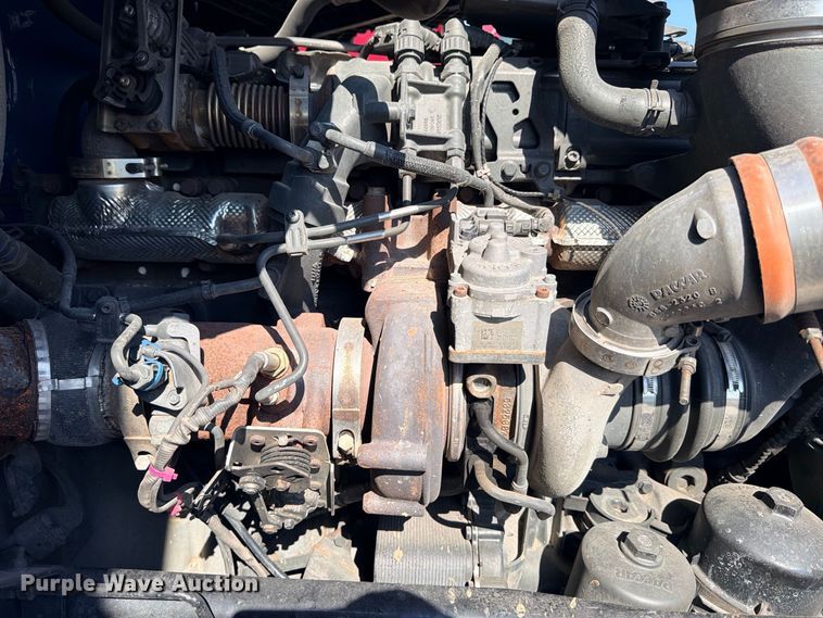 image for item YA4835 2020 Kenworth T680 semi truck