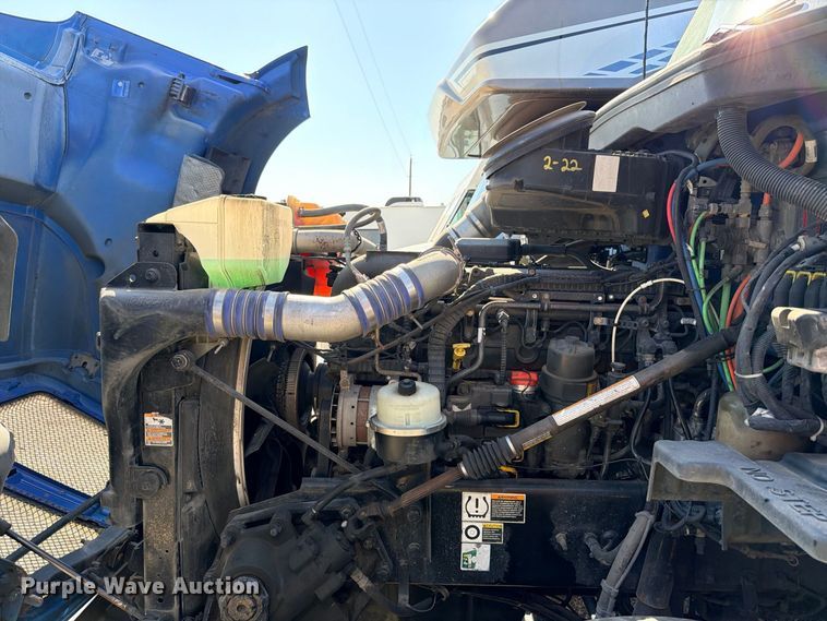 image for item YA4835 2020 Kenworth T680 semi truck