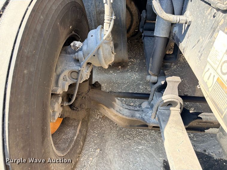 image for item YA4835 2020 Kenworth T680 semi truck