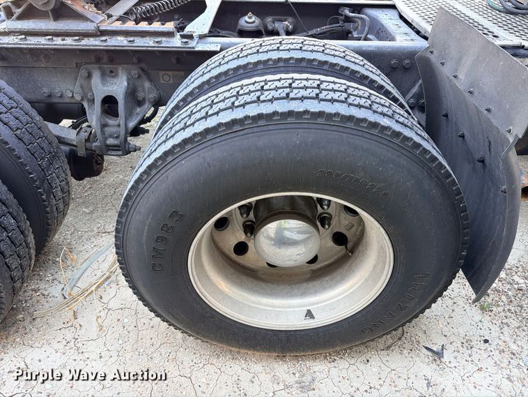 image for item YA4835 2020 Kenworth T680 semi truck