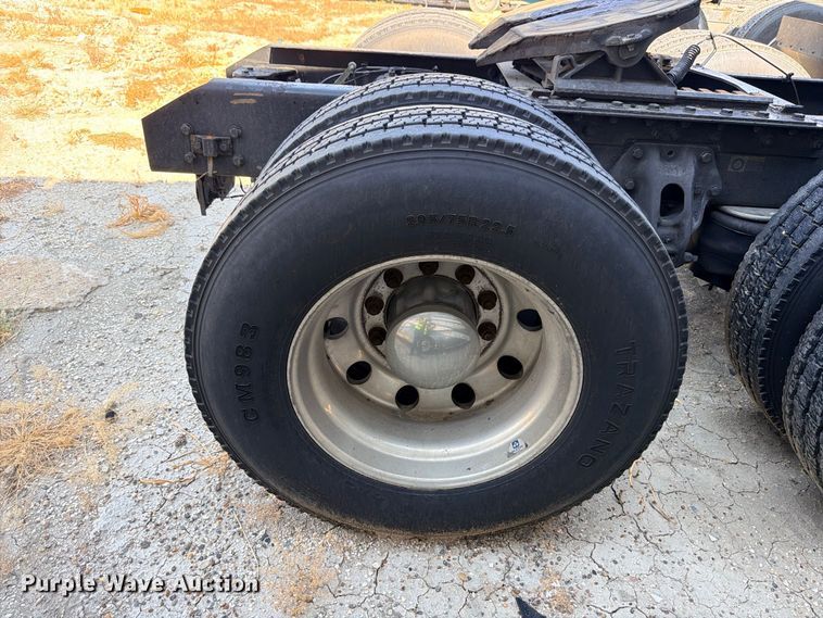 image for item YA4835 2020 Kenworth T680 semi truck