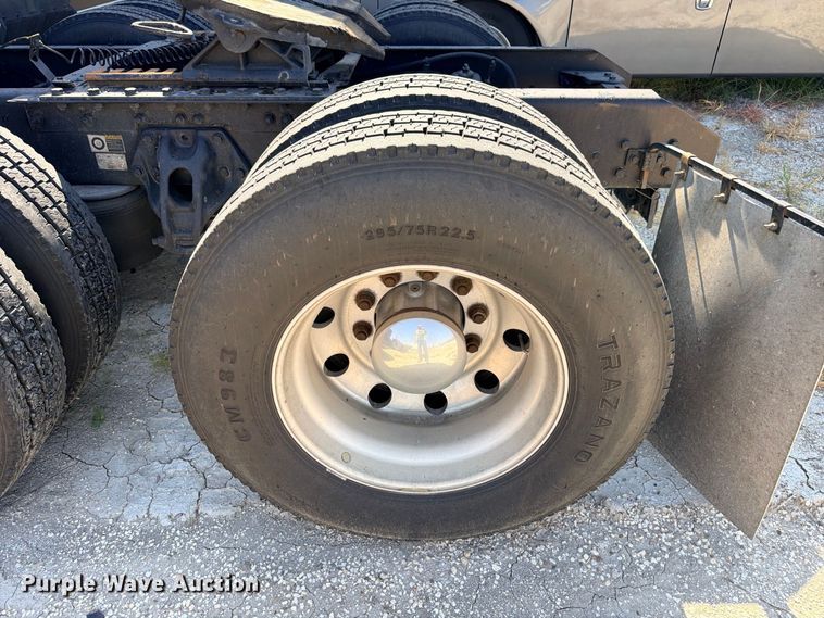 image for item YA4835 2020 Kenworth T680 semi truck