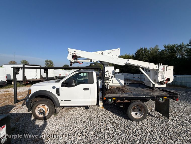 image for item YA4883 2018 Ford F550 Super Duty bucket truck