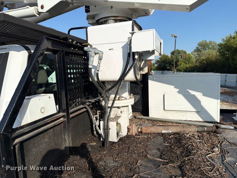 image for item YA4883 2018 Ford F550 Super Duty bucket truck
