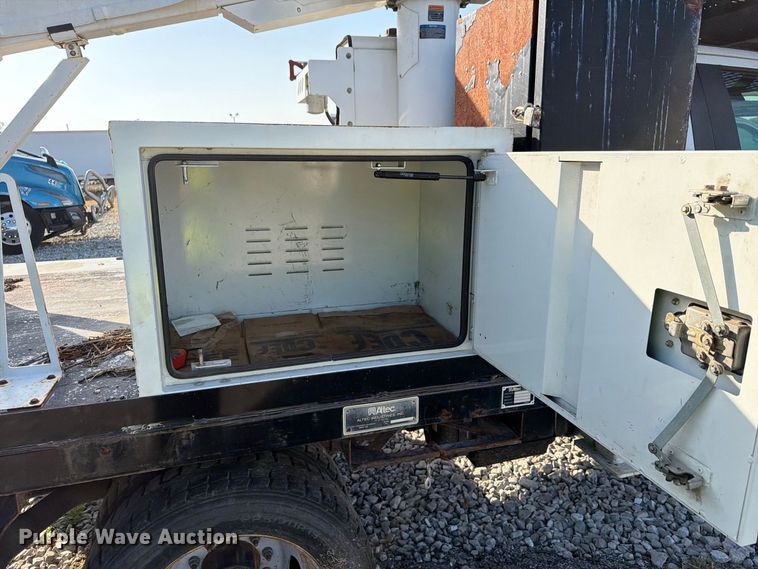 image for item YA4883 2018 Ford F550 Super Duty bucket truck