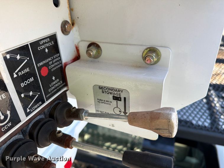 image for item YA4883 2018 Ford F550 Super Duty bucket truck