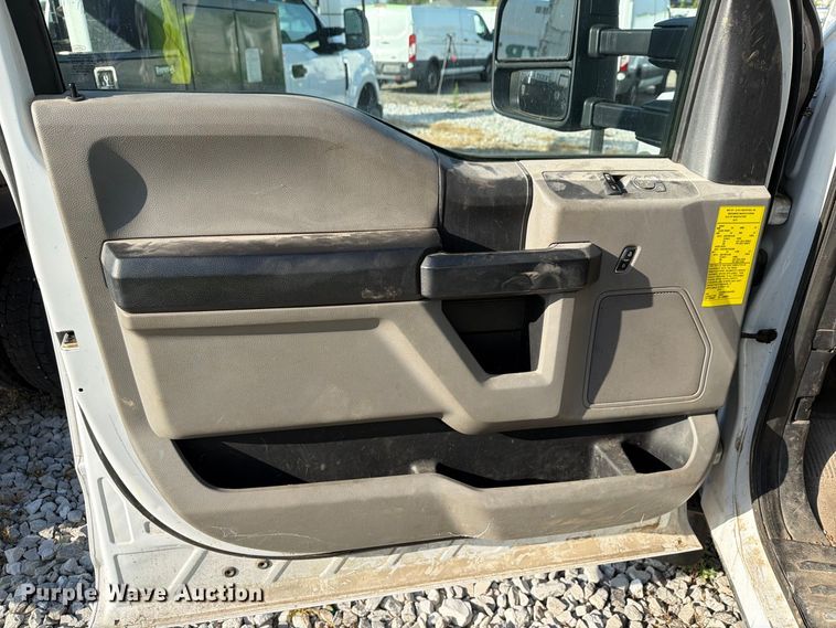 image for item YA4883 2018 Ford F550 Super Duty bucket truck