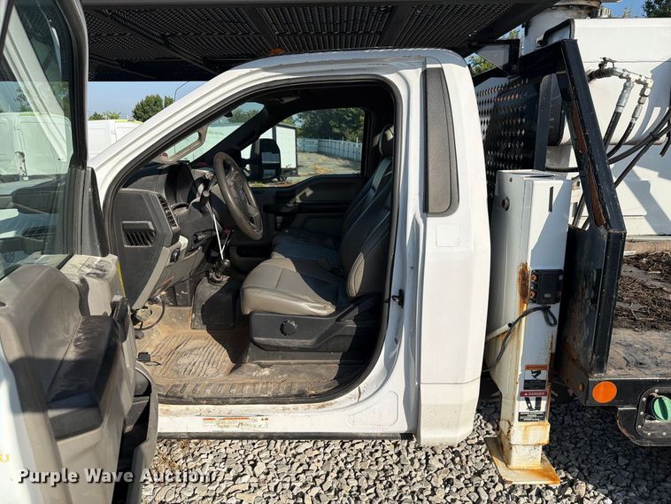 image for item YA4883 2018 Ford F550 Super Duty bucket truck