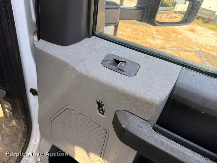 image for item YA4883 2018 Ford F550 Super Duty bucket truck