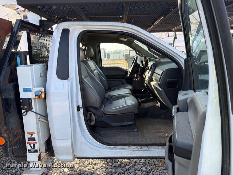 image for item YA4883 2018 Ford F550 Super Duty bucket truck