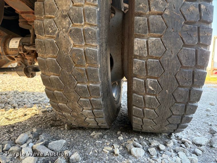 image for item YA4883 2018 Ford F550 Super Duty bucket truck