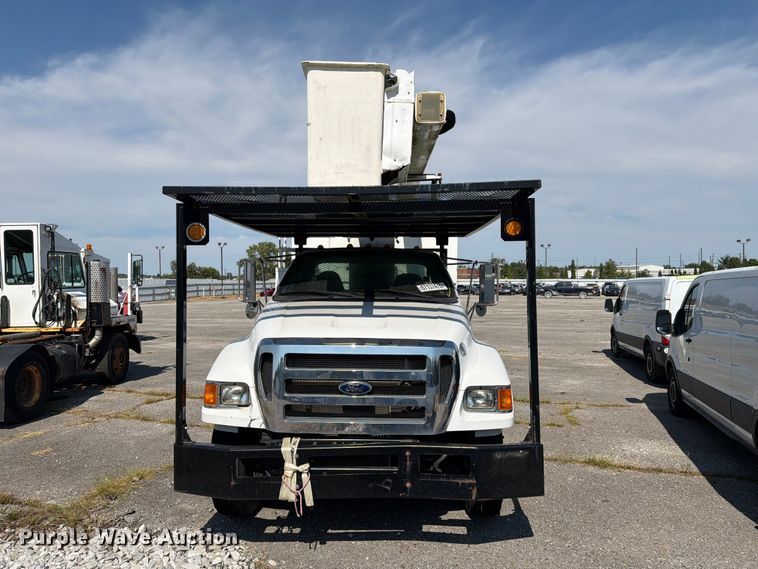 image for item YA4884 2015 Ford F750 Super Duty forestry bucket truck
