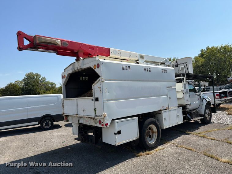 image for item YA4884 2015 Ford F750 Super Duty forestry bucket truck