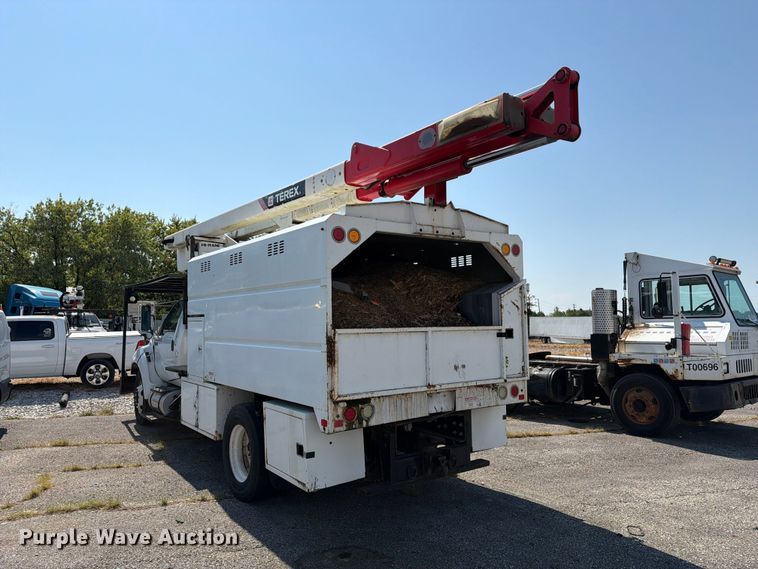 image for item YA4884 2015 Ford F750 Super Duty forestry bucket truck