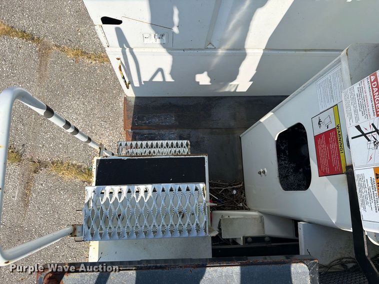 image for item YA4884 2015 Ford F750 Super Duty forestry bucket truck