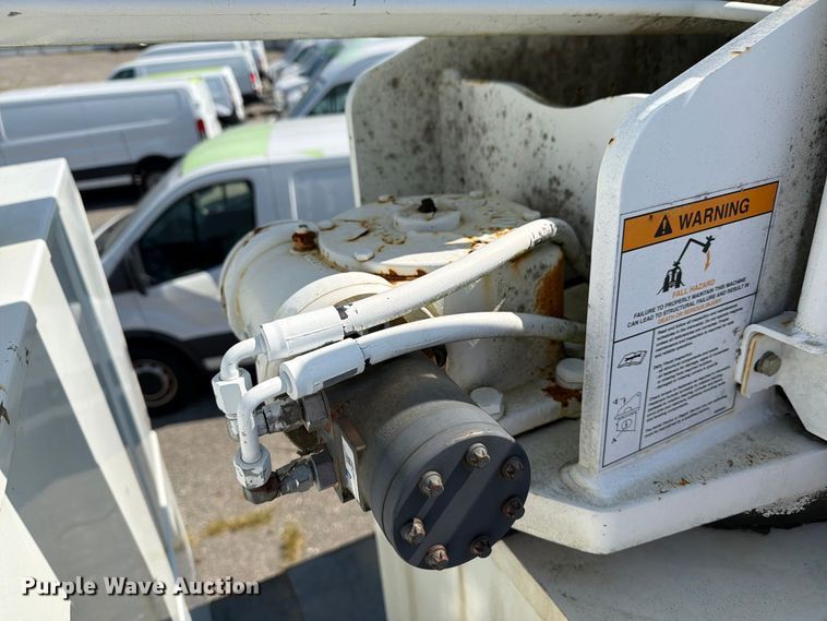 image for item YA4884 2015 Ford F750 Super Duty forestry bucket truck